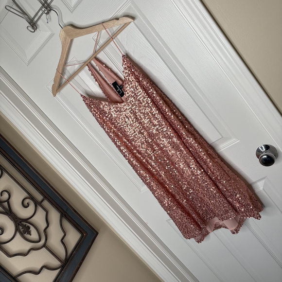 Lulu's Blush Sequin Strappy Dress Size Medium :) - Picture 3 of 8